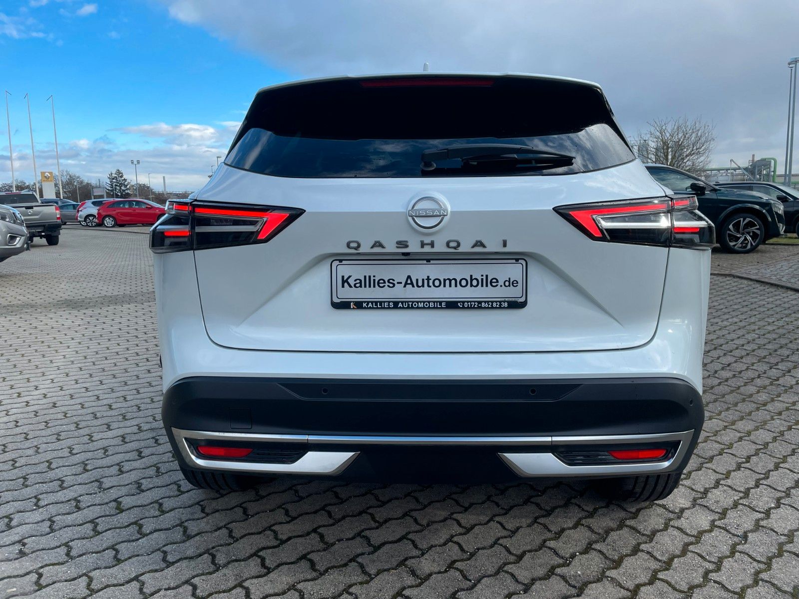 Fahrzeugabbildung Nissan Qashqai 1.3 DIG-T MHEV AT N-Connecta WINTERPAKET