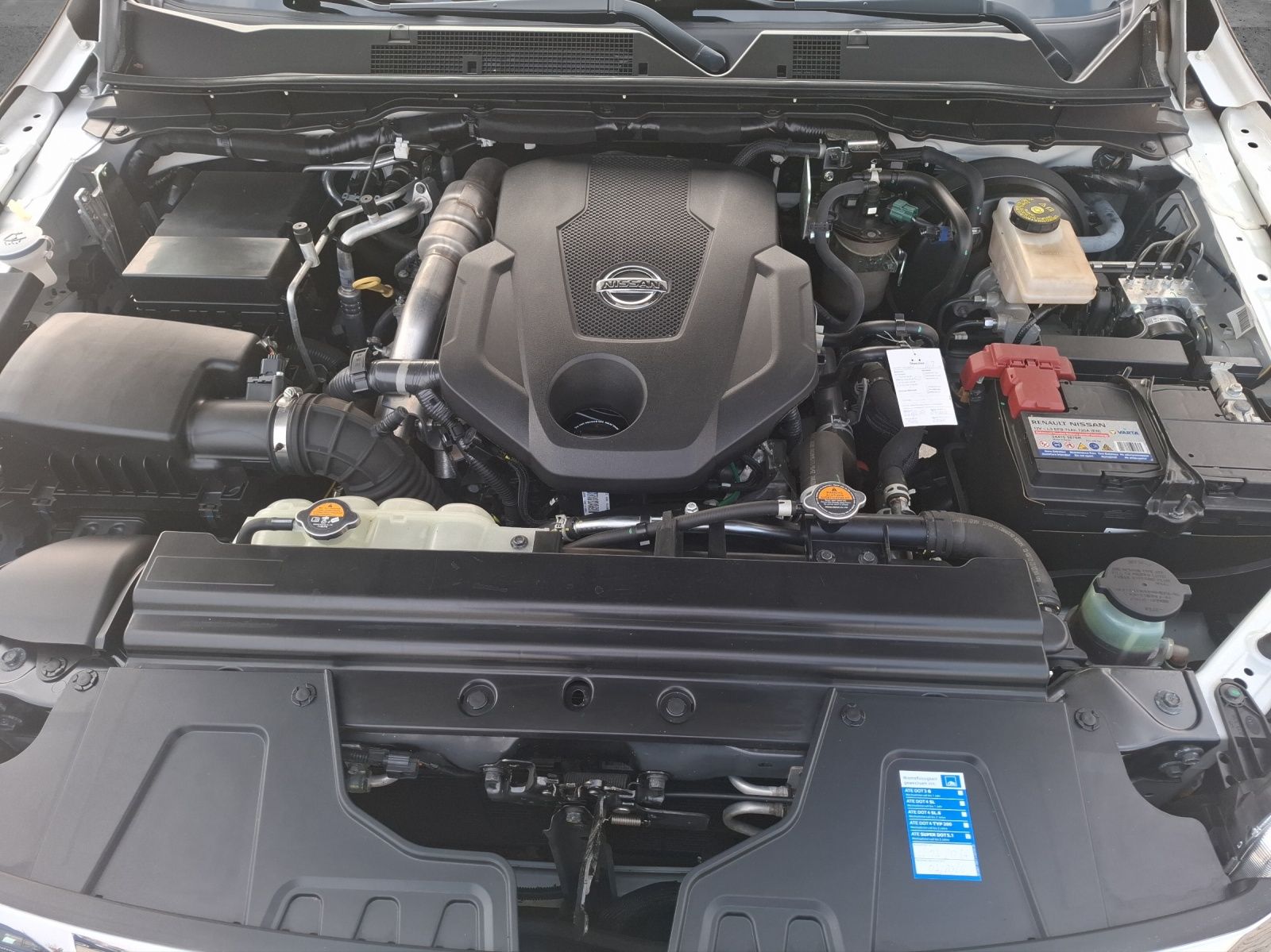 Fahrzeugabbildung Nissan Navara NP300 4x4 ASG 03.2027 o. 160T KM AHK Klim