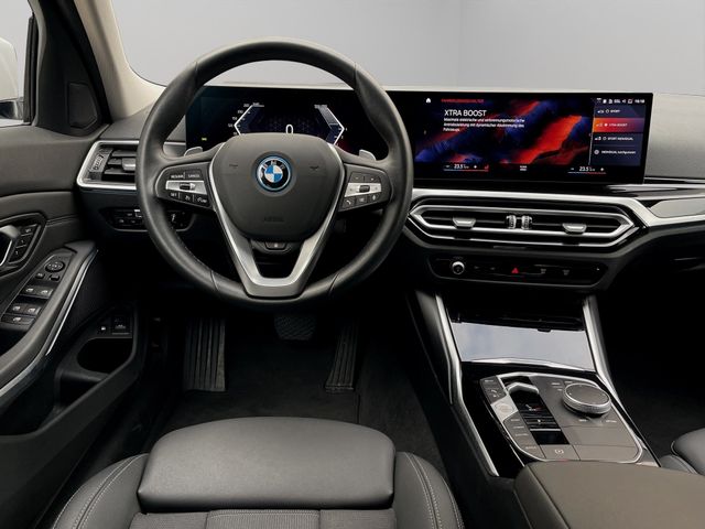 Foto Nummer 11: BMW 330e