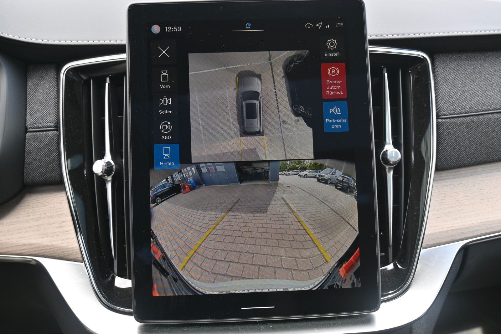 Fahrzeugabbildung Volvo XC90 T8 AWD Plus Dark*PANO*360°*HuD*H&K*ACC