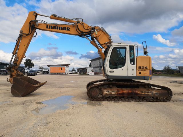 Liebherr R924 Compact Litronic