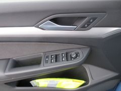 VW Golf VIII Var. 2.0 TDI Life DSG FACELIFT LED Ahk VW Golf VIII Var. 2.0 TDI Life DSG FACELIFT LED Ahk