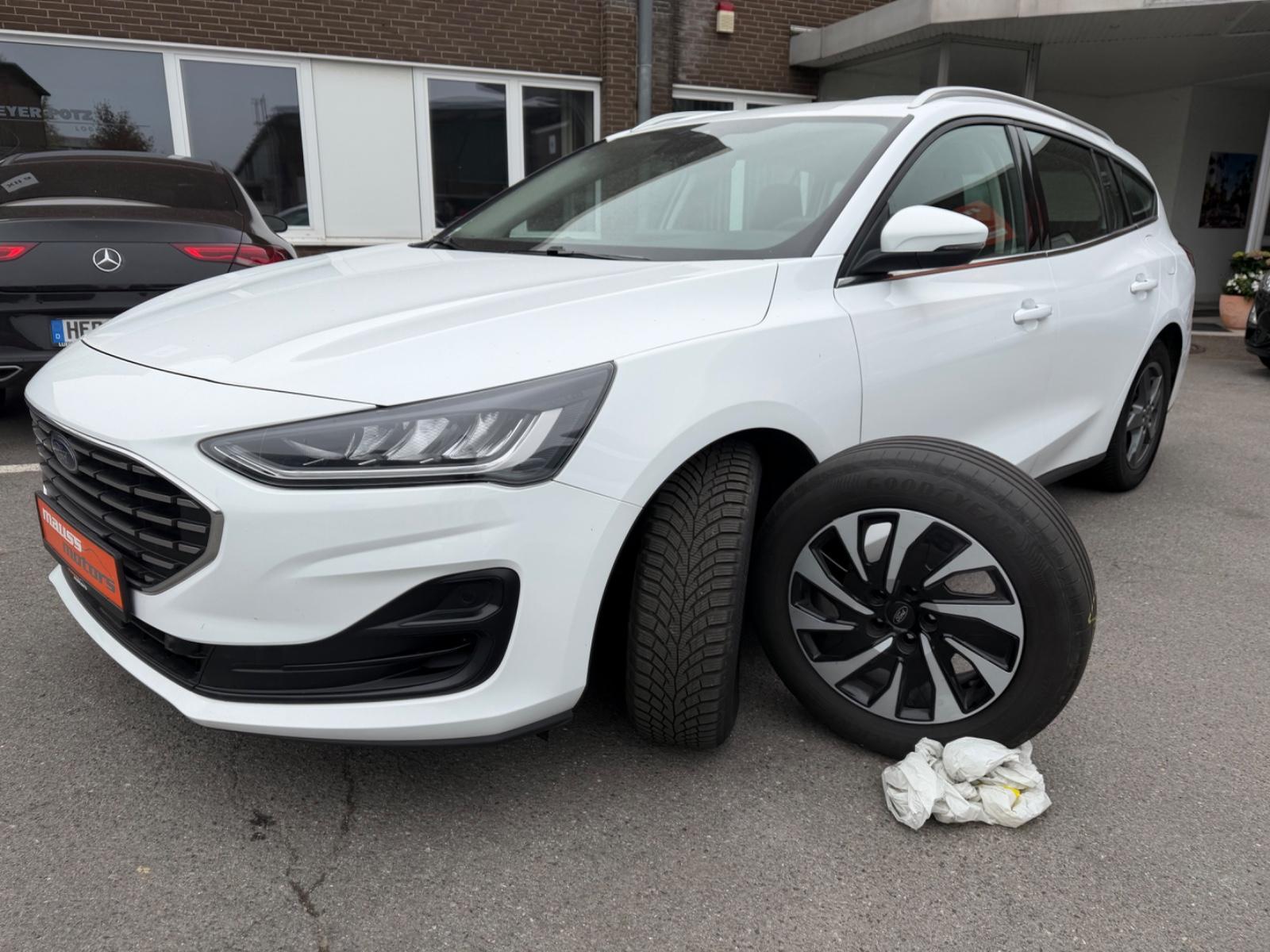 Ford Focus Turnier TITANIUM virt cockp LED - 1030