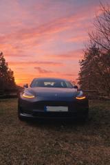 Tesla Model 3 Langstreckenbatterie - Allradantrieb... - silberne Tesla Model 3