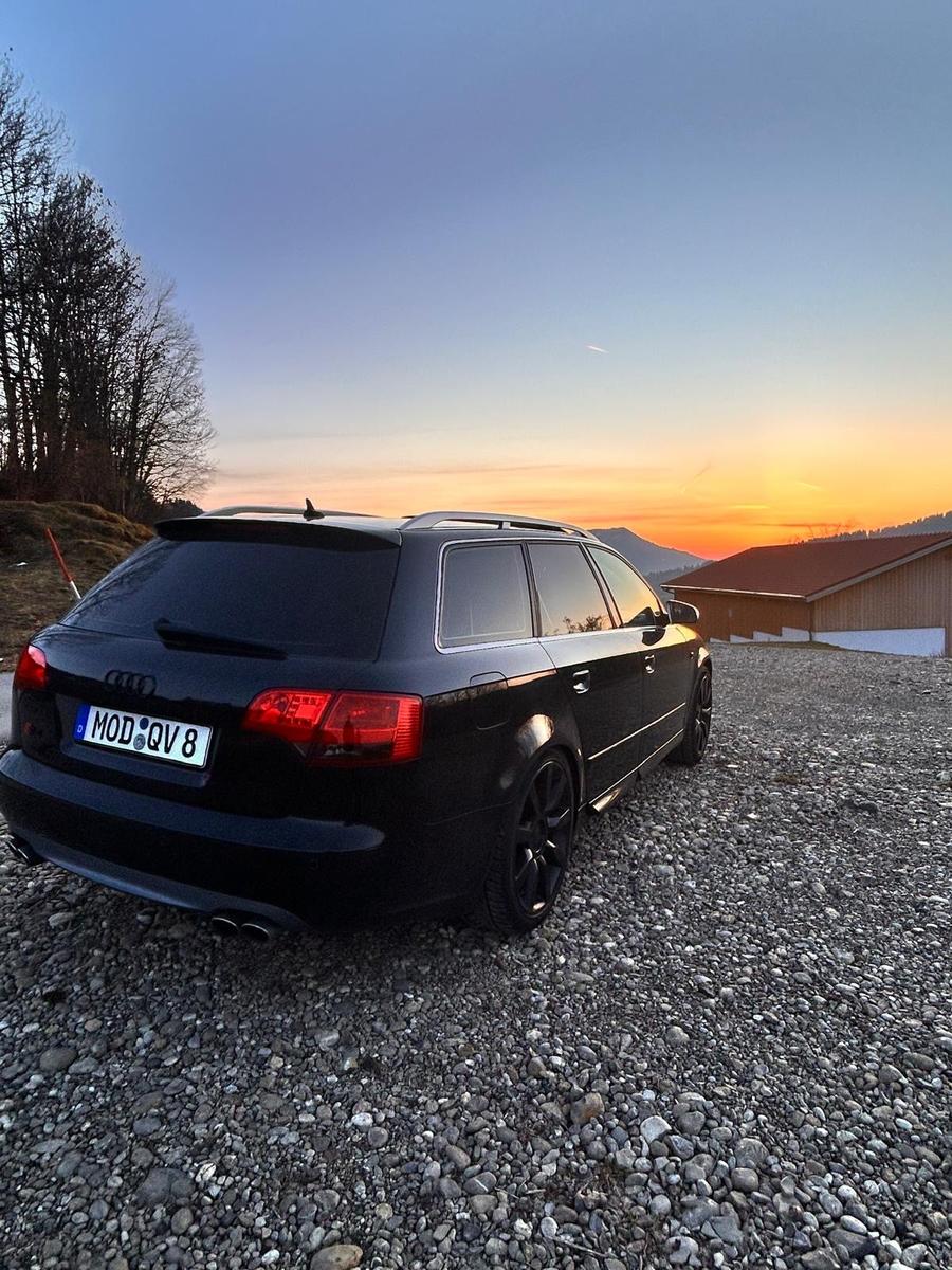 Audi Quattro 2004 — engine 4.163 cm³, 344 HP (253kW)