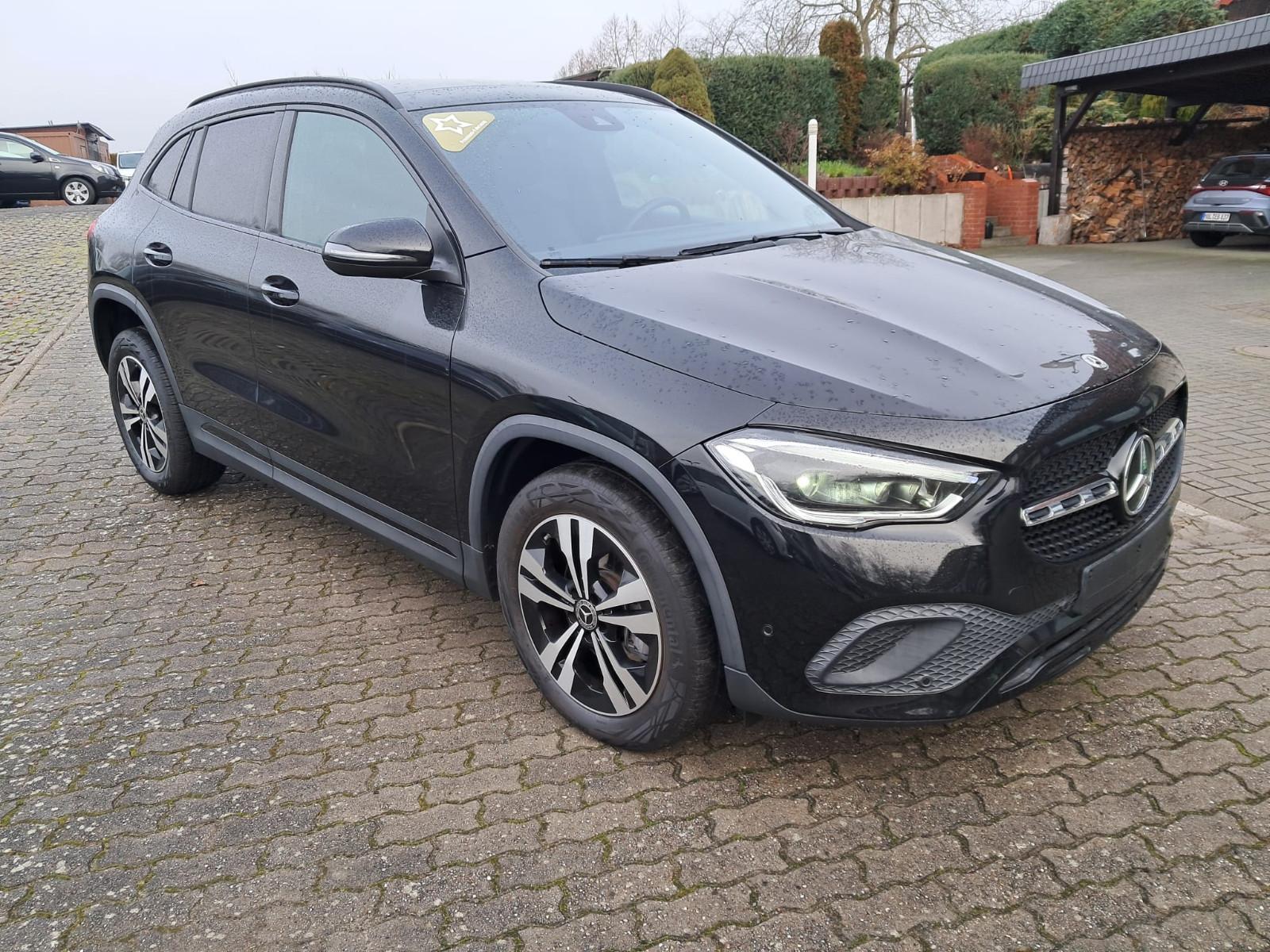 Mercedes-Benz GLA 180 d Progressive,PANO,NAVI,Multibeam SH