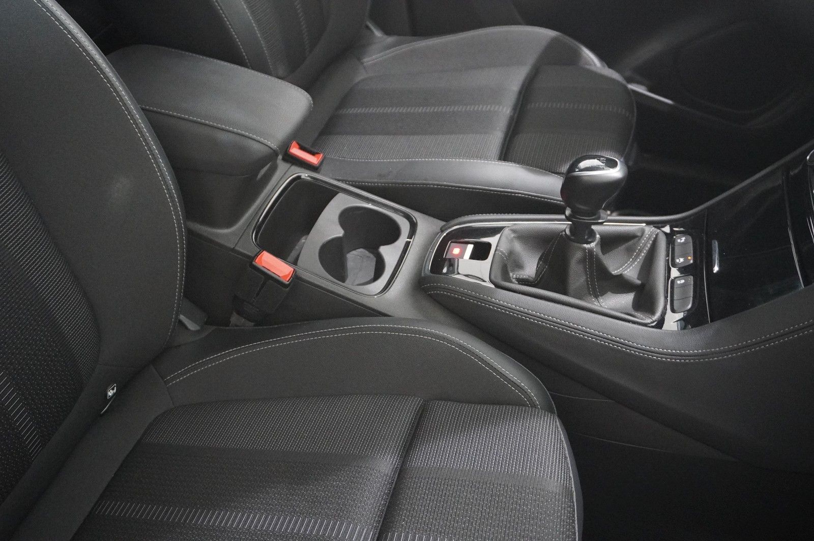Fahrzeugabbildung Opel Grandland (X) 1.2T GS LINE NAVI/LED/KAMERA/SPORT