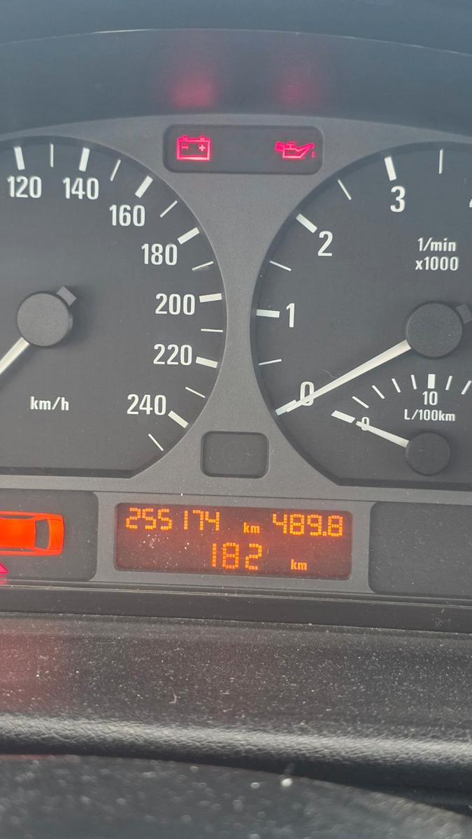 BMW 320 2004 — photo 5