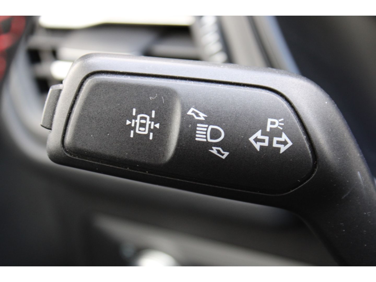 FORD Kuga Hybrid 2.0 EcoBlue ST-Line ACC LED AHK RFK - Image 16