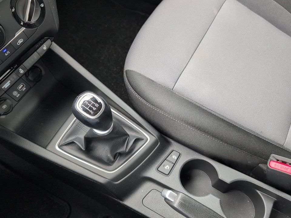 Fahrzeugabbildung Hyundai i20 1.2 YES! GARANTIE KAM+PDC+CARPLAY+KLIMA+SHZ+