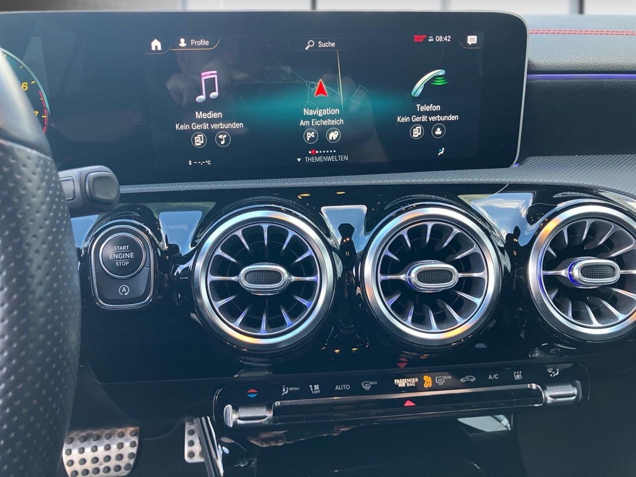 Fahrzeugabbildung Mercedes-Benz CLA 250 4MATIC Shooting Brake AMG+STNDHZ+ALLRAD+