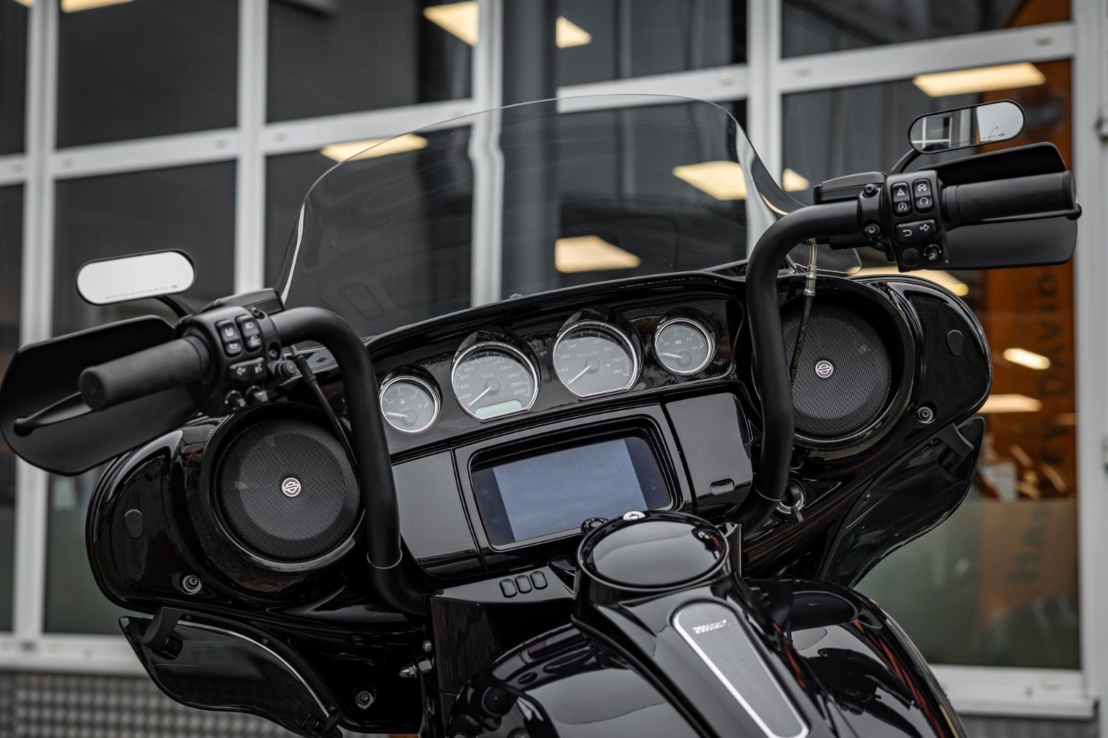 Fahrzeugabbildung Harley-Davidson FLHXS Street Glide 114 cui - Jekill & Hyde -