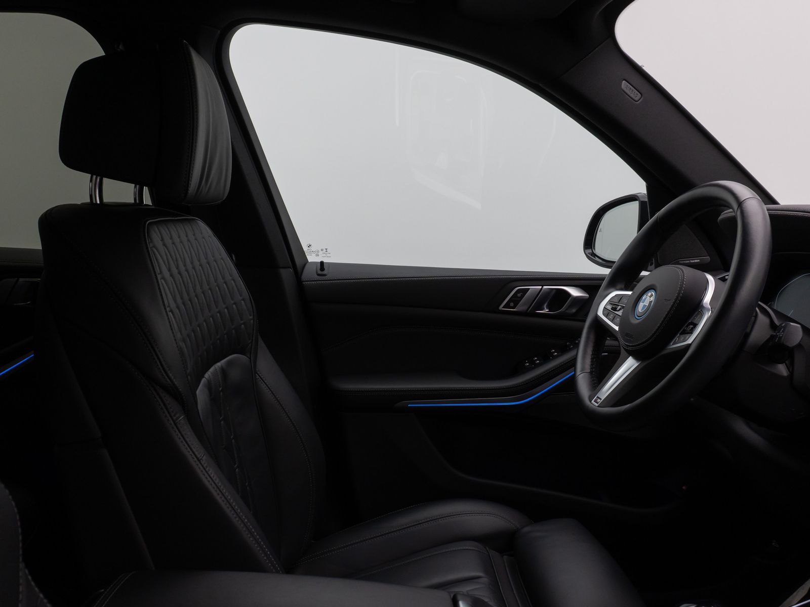 Fahrzeugabbildung BMW X5 xD45e M Sport 360°Laser HUD DAB H/K Komfort