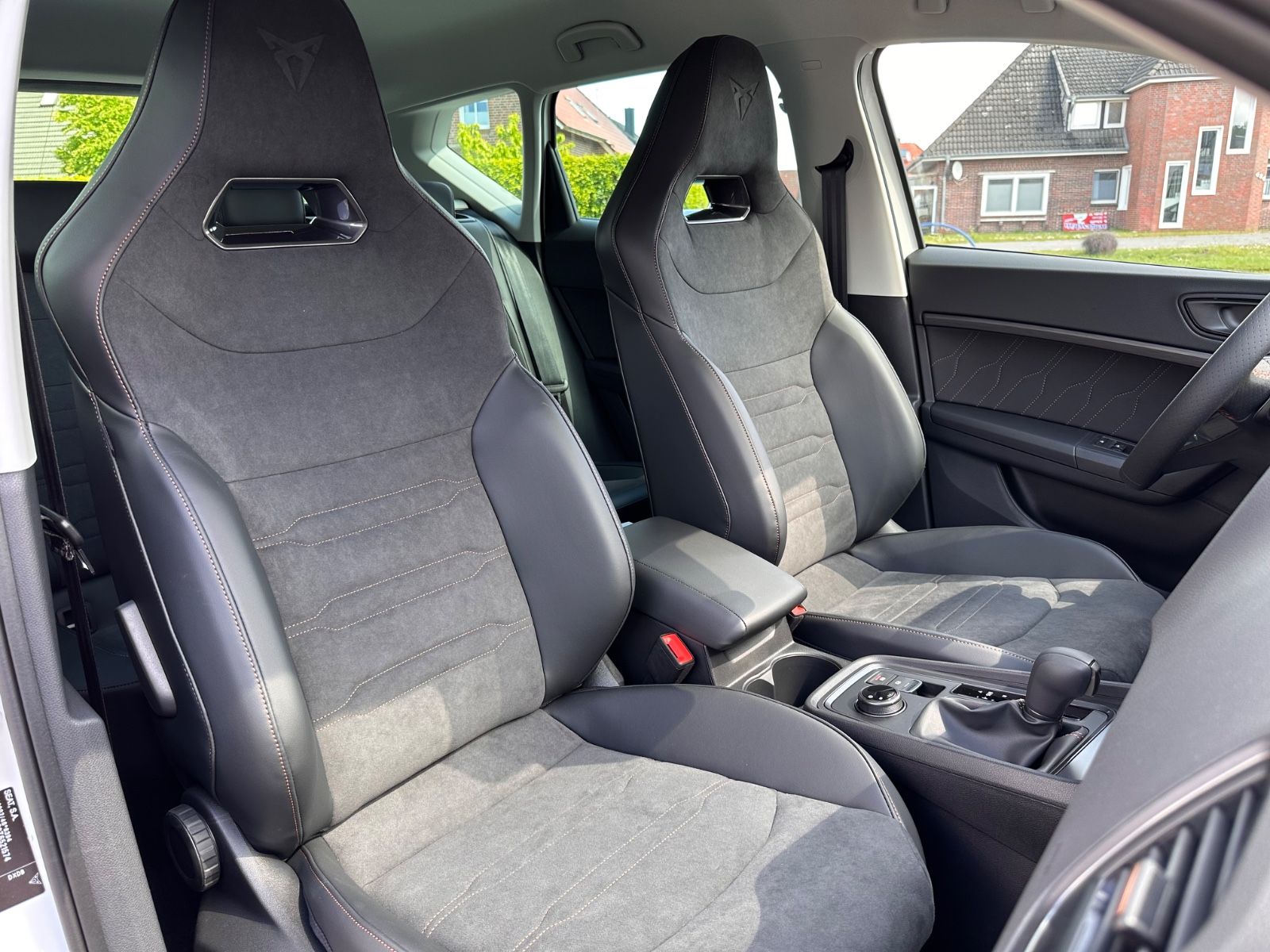 Fahrzeugabbildung CUPRA Ateca 1.5 TSI LED/Navi/APP/SHZG/LENKRADHZG/RFK