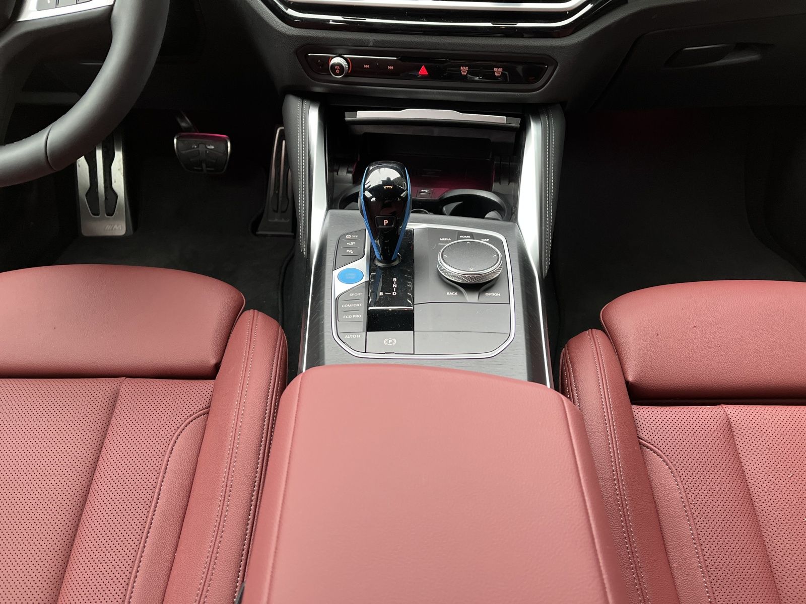 Fahrzeugabbildung BMW i4 eDrive40 GC M-Sport +ParkingAssistent+Komfort