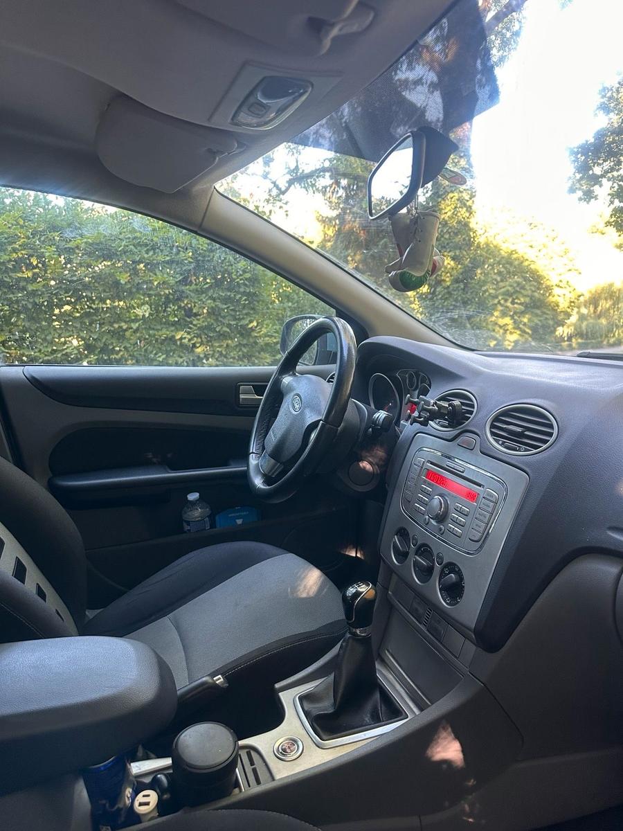 Ford Focus 2010 — photo 7