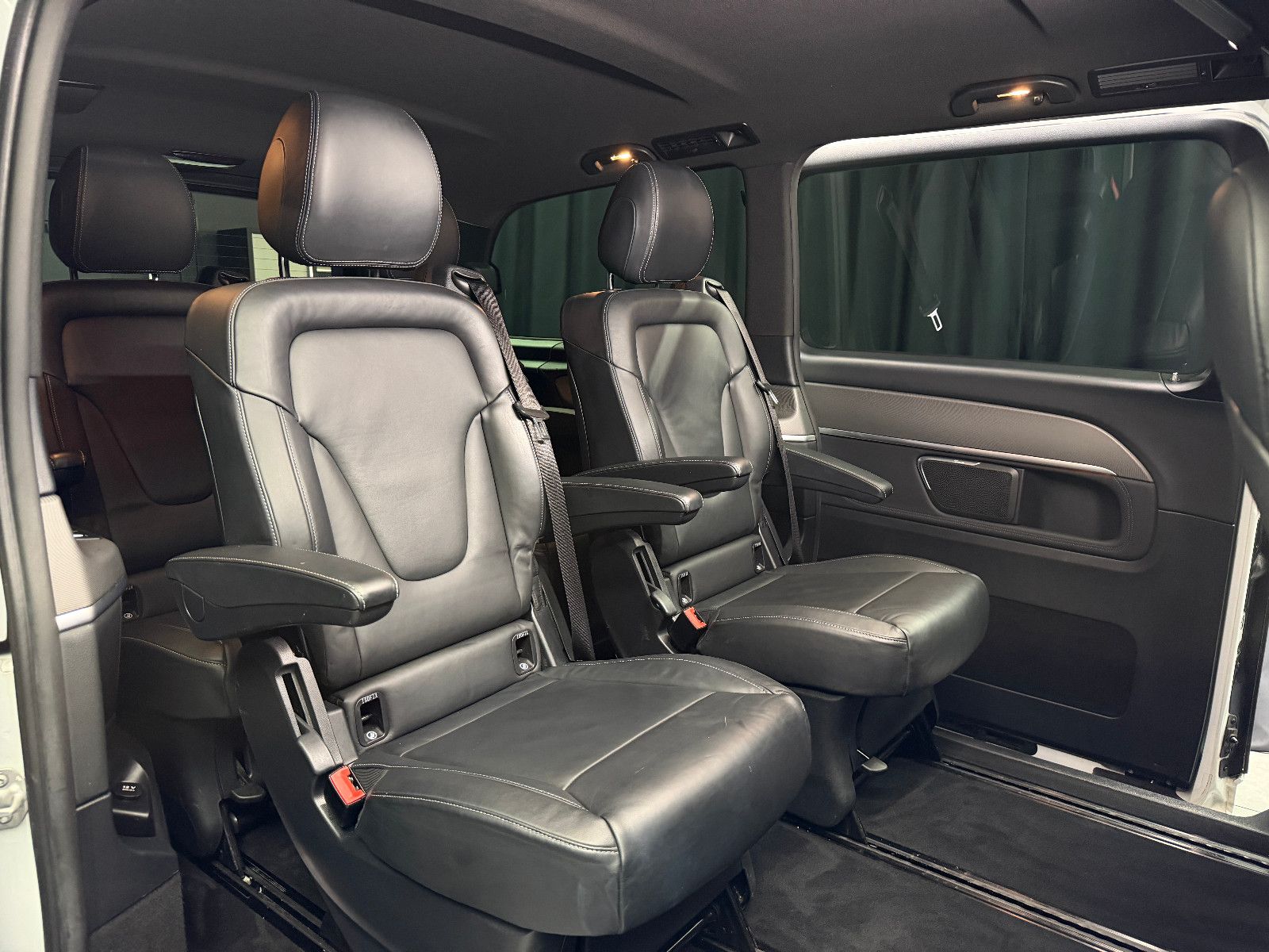 Fahrzeugabbildung Mercedes-Benz V250d NIGHT EDITION 4MATIC lang AMG-LINE|360°|
