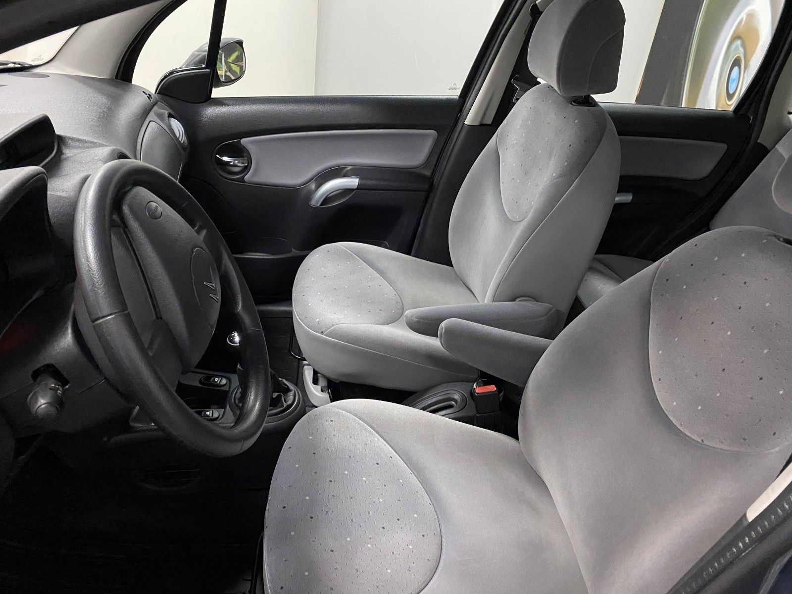 Fahrzeugabbildung Citroën C3 1.4 Confort+ALLWETTER+KLIMA+HU/AU NEU+2.HAND+