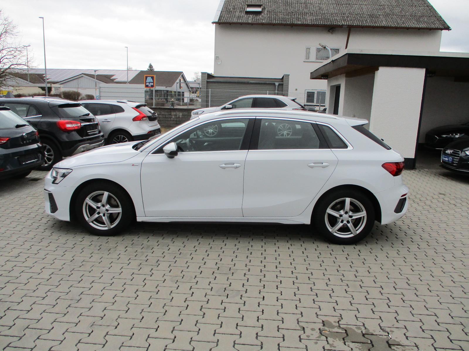 Audi A3 35 TFSI S line NAVI LEDER TOT SPUR MATRIX AHK