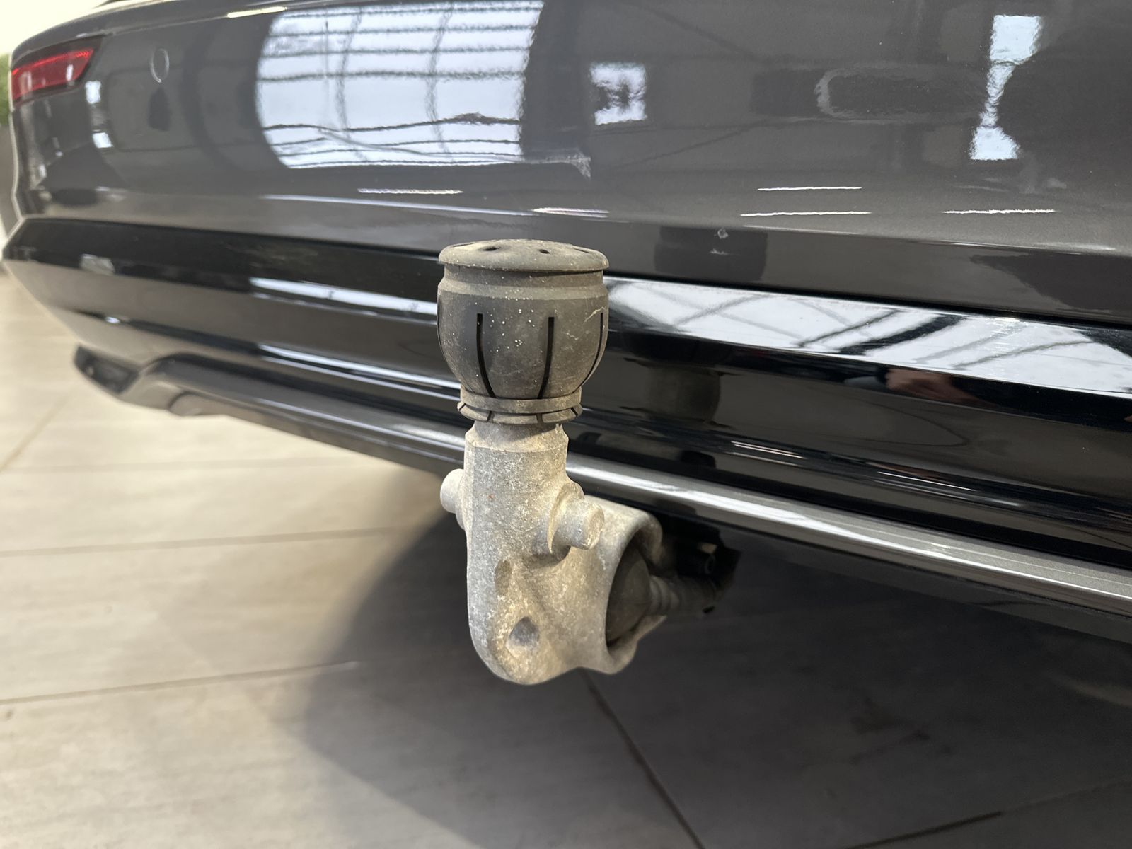 Fahrzeugabbildung Volvo V60 Ultimate Plug-In Hybrid AWD NAV+LED+PANO+ACC