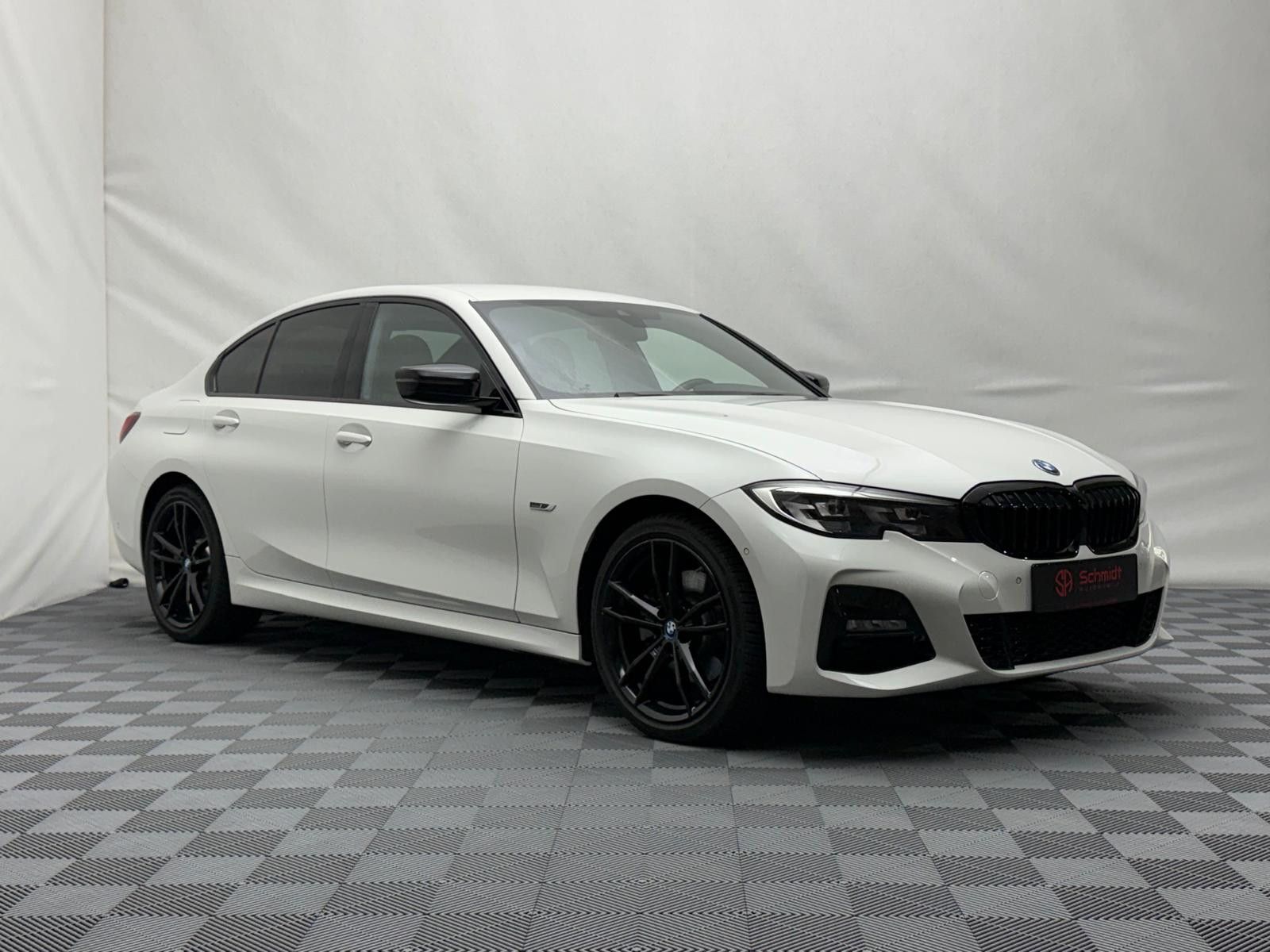 BMW 3 320 e M Sport LED NAVI VIRTUAL KAMERA LEDER foto 3
