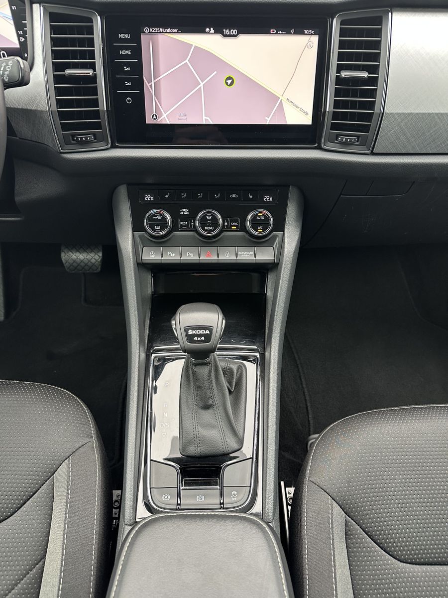 Fahrzeugabbildung SKODA Kodiaq 2.0 TDI DSG Tour 4x4 NAV+LED+AHK+19ZO+1HD