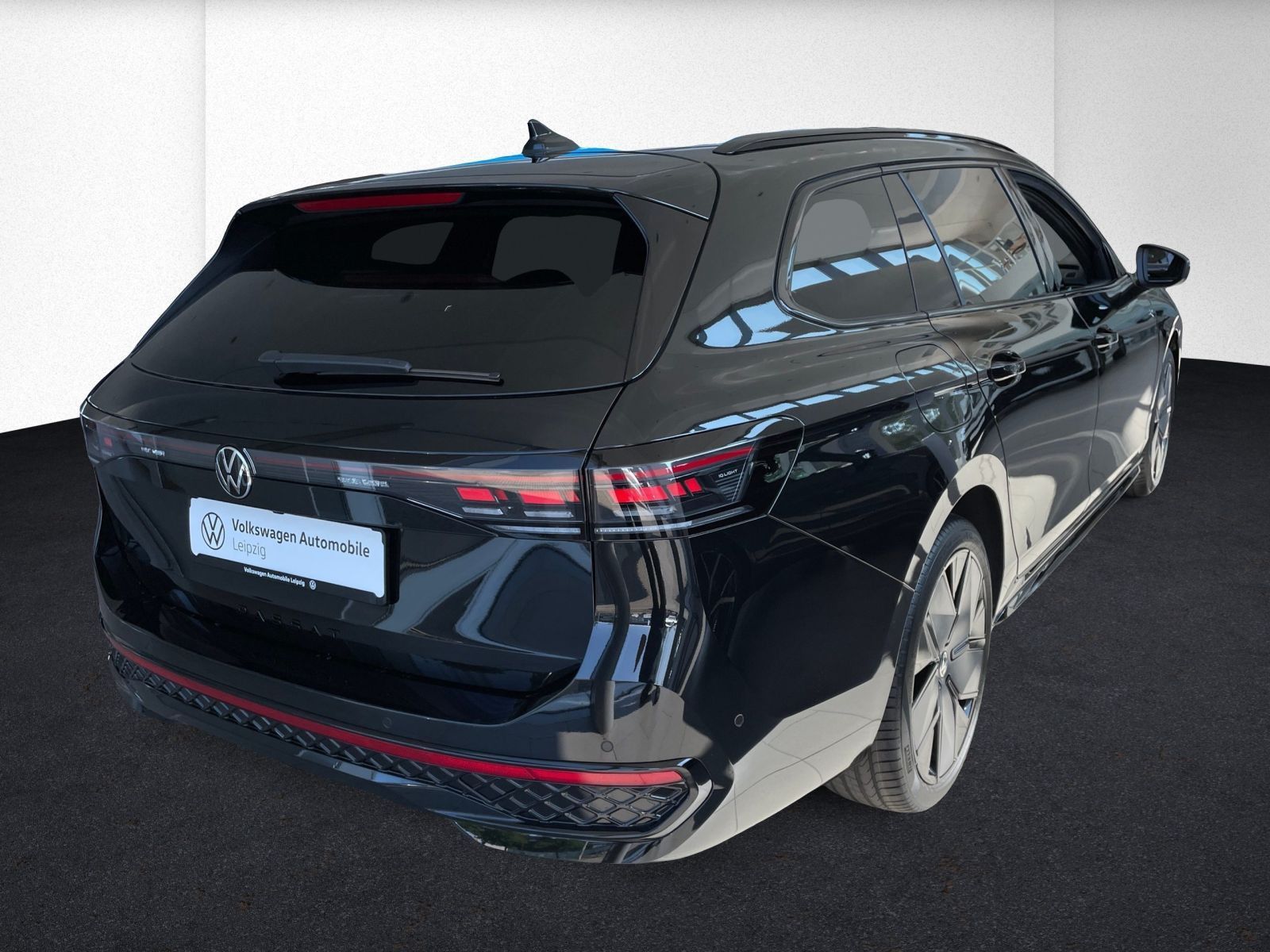 Volkswagen Passat R-Line 1.5 TSI eHybrid Signature ACC AHK foto 4