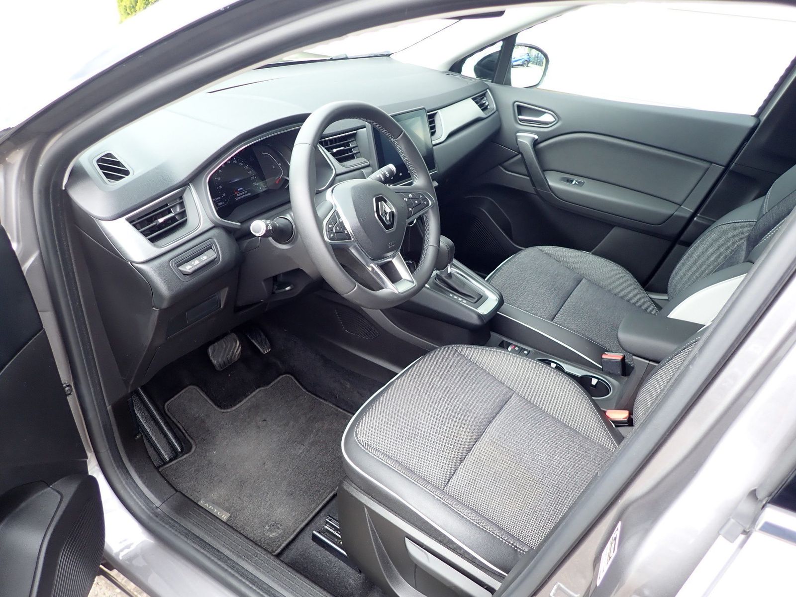Fahrzeugabbildung Renault Captur II Intens TCe 140