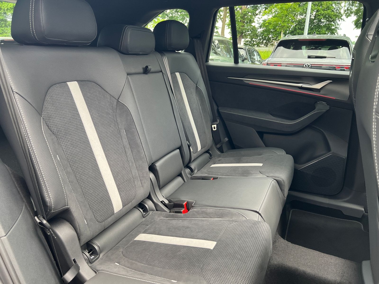 Fahrzeugabbildung SKODA Kodiaq Sportline 2.0 TDI DSG 4x4 *AHK, Canton, L