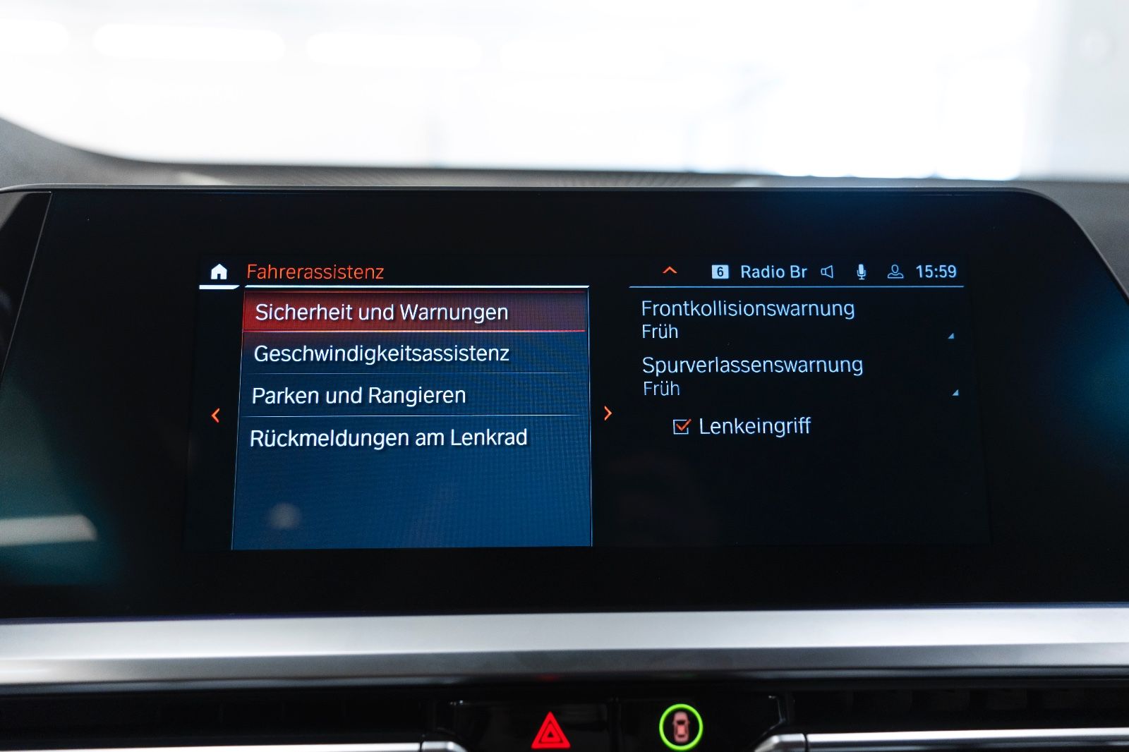 Fahrzeugabbildung BMW 320d Touring  M Sport PDC SZH