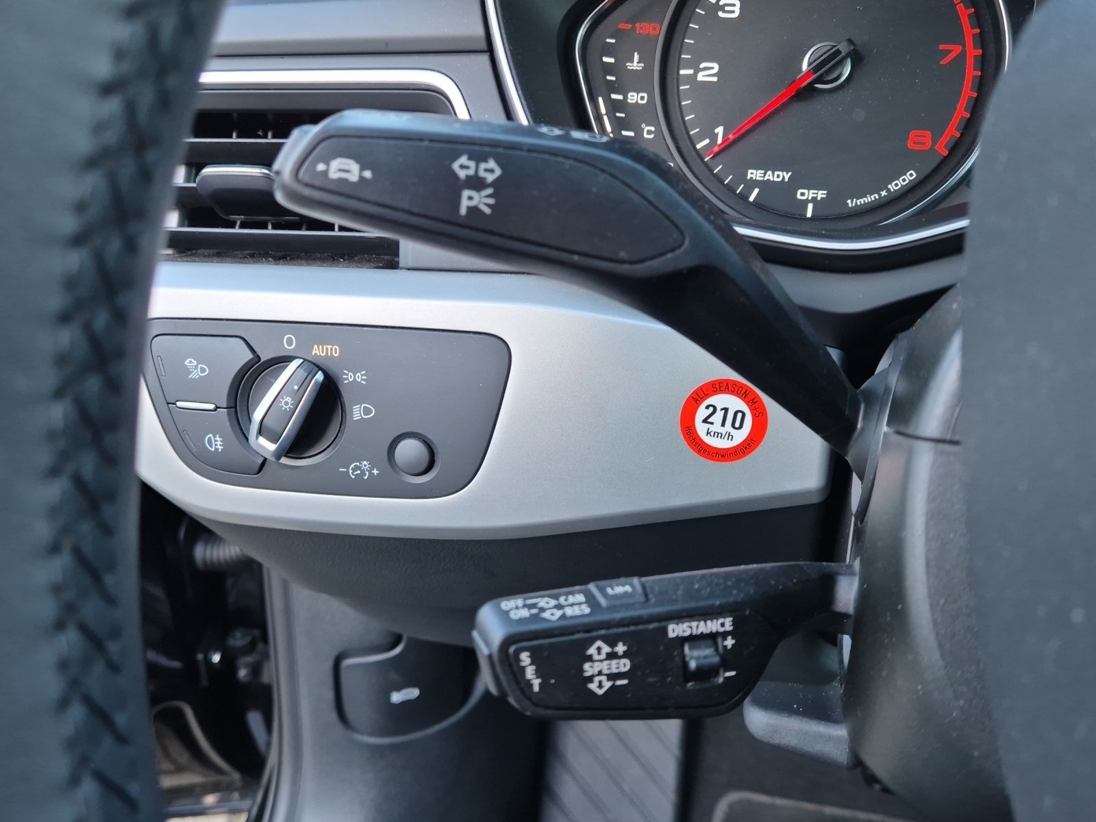 Fahrzeugabbildung Audi A4 Avant 35 TFSI S-line S-tronic LED Navi ACC RF