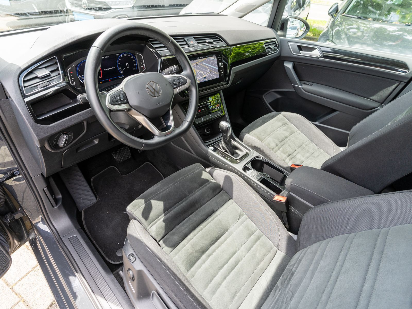 Volkswagen Touran - Bild 12