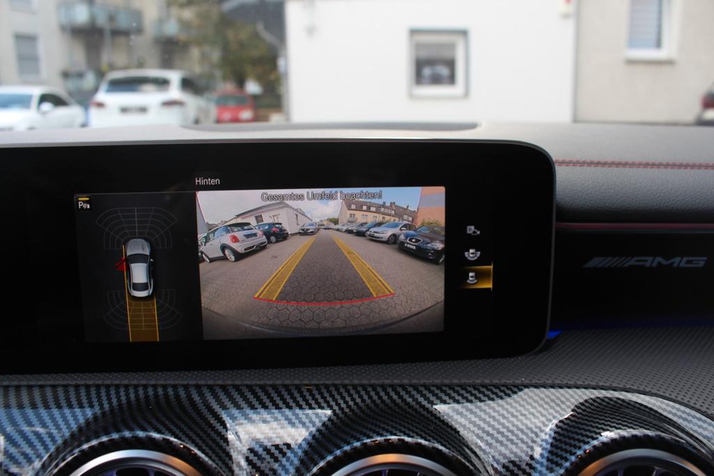 Mercedes-Benz CLA 35 AMG