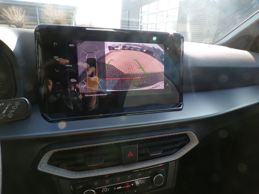 Fahrzeugabbildung SEAT Arona 1.0 TSI DSG FR