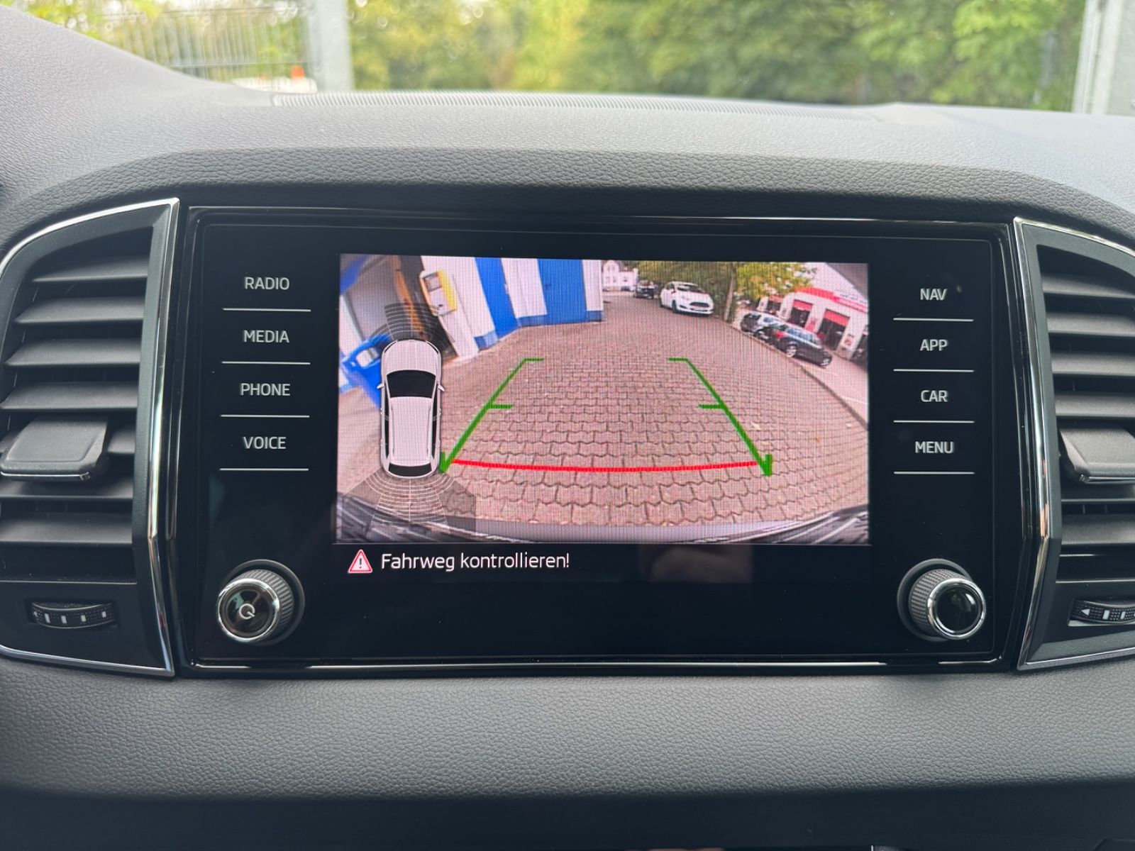 Fahrzeugabbildung SKODA Karoq Style LED+Navi+ACC+Kamera+Standheizung