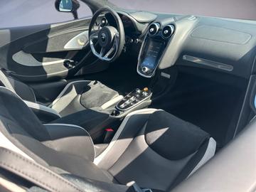  Mclaren GTS photo 9
