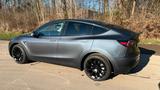 Tesla Model Y SR RWD 20"+ AHK + viel Zubehör - 1. Hand