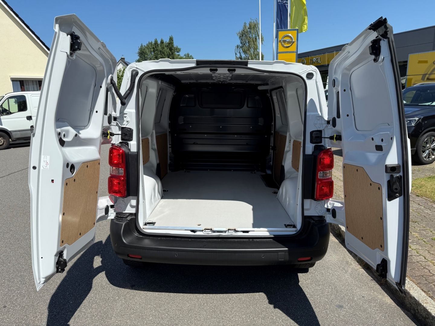 Fahrzeugabbildung Opel Vivaro Kasten Edition L2 2.0 Kamera+PDC+Carplay