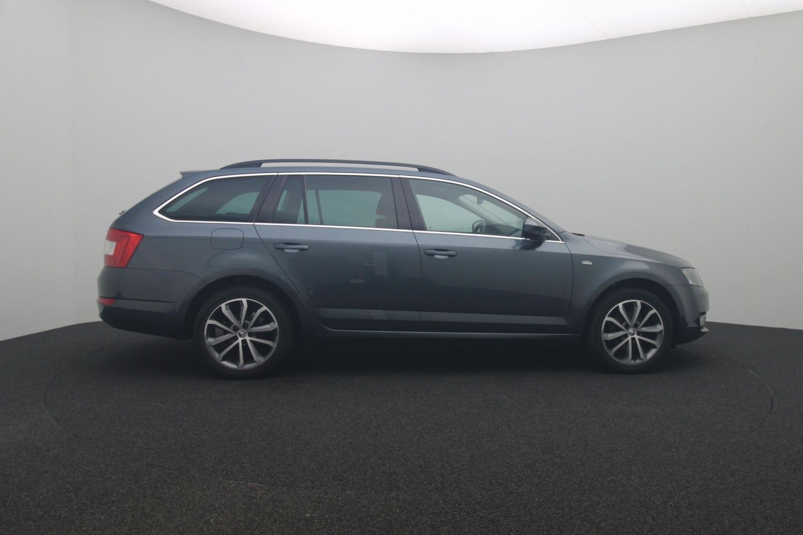 Fahrzeugabbildung SKODA Octavia 1.2 Combi Edition 1.Hand
