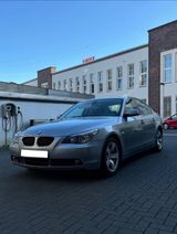 BMW e 60 520d 163 Ps 2 Te Hand - BMW 520 aus 2007: 520d