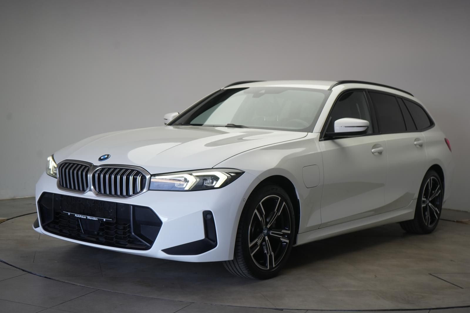 BMW 320 e Touring M Sport ACC/Kamera/H&K/Wide/Lane/S imagem 3