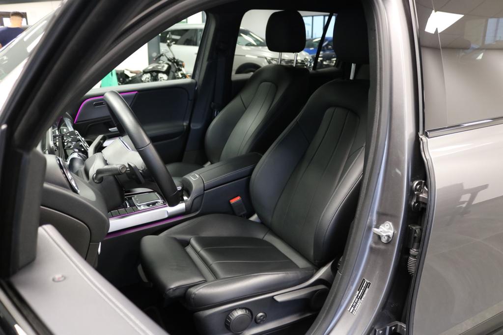 Mercedes-Benz GLB 180