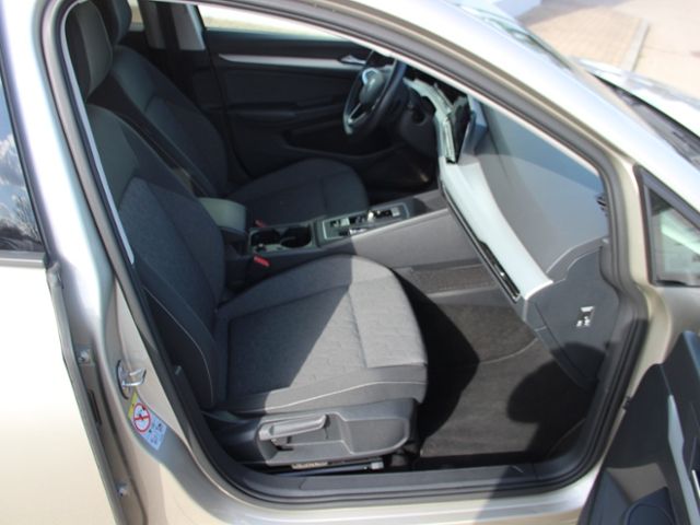 Volkswagen Golf VIII 1.5 eTSI DSG Move Tiptronic Klima LED