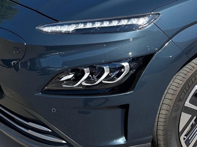 Fahrzeugabbildung Hyundai KONA Trend Elektro 2WD El. Panodach Navi Soundsy