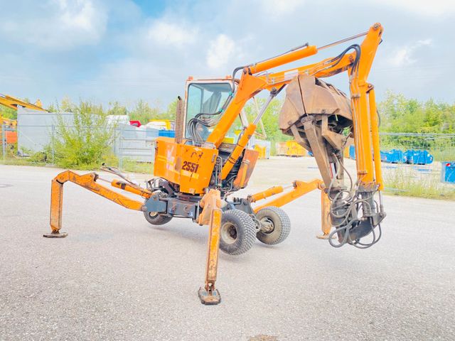 Jiný Boki 2551 Kompaktbagger*Friedhofs-Bagger*