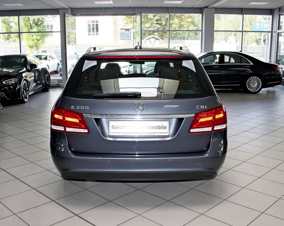 Mercedes-Benz E 200 d T ELEGANCE NAVI PDC LED SHZ NETTO 13.900