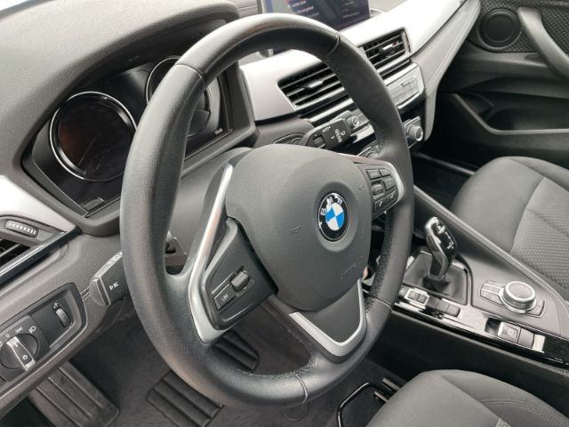 Fahrzeugabbildung BMW X2 sDrive 18i Autom. Navi, Sitzheizung, DAB