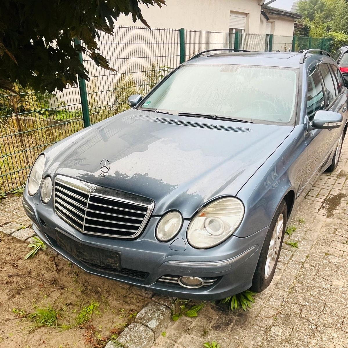 Mercedes-Benz E 220