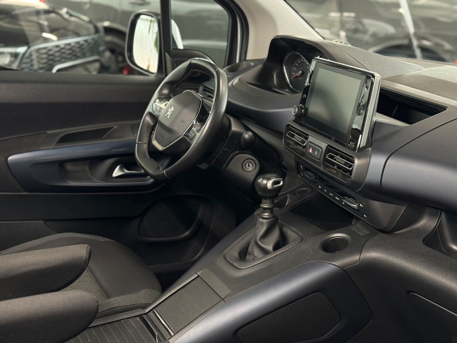 Fahrzeugabbildung Peugeot Rifter 1.5 HDI Allure AHK Klima Drive-Assist-Pak
