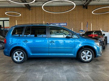 MYAUTOCENTER – Gebraucht- und Jahreswagen mit Werkstattservice in Pfaffenhofen Volkswagen Touran*7-Sitzer*TEMPO*2ZONEN*SitzHZ*PDC*TÜV 528